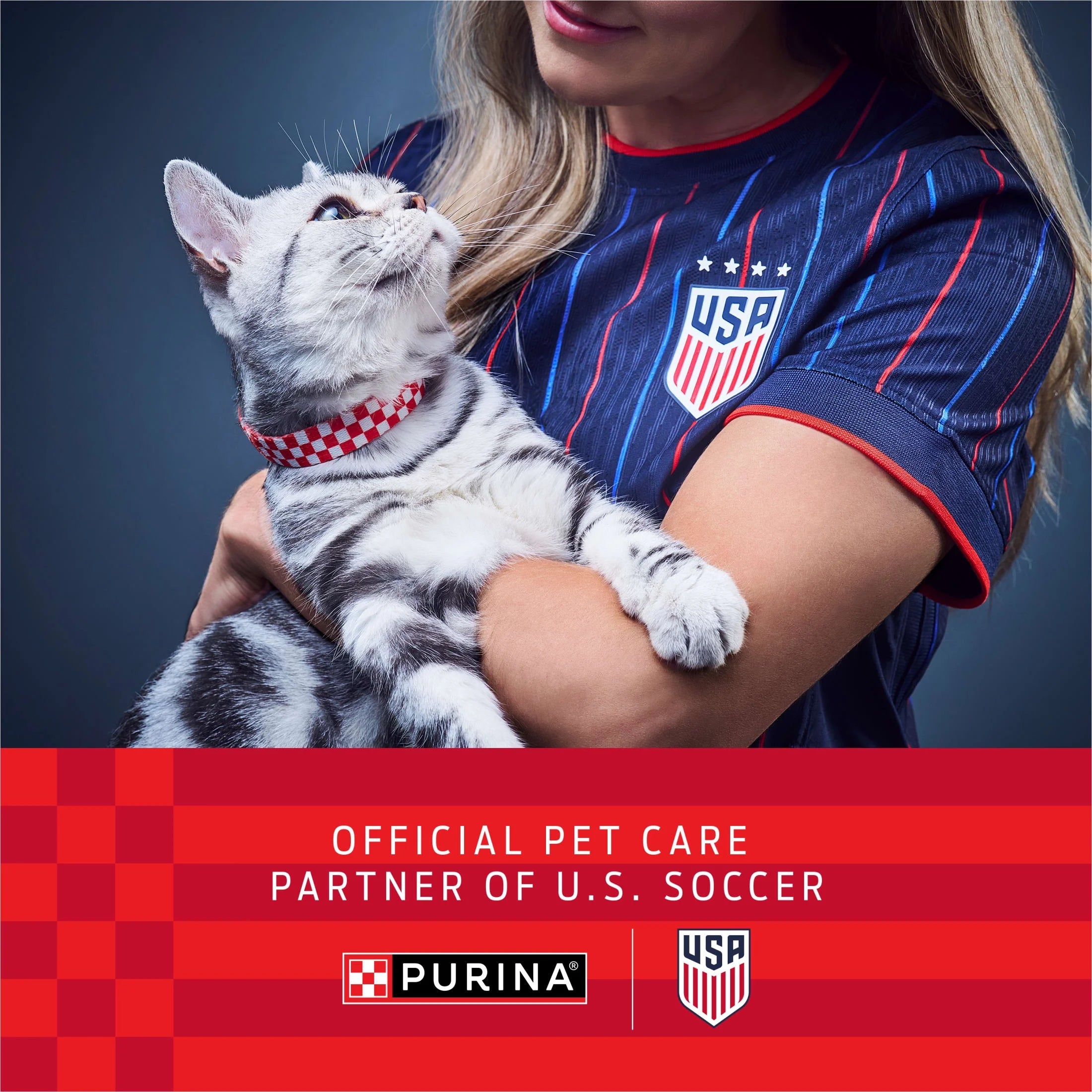Purina  Free and Clean Clumping Cat Litter, Unscented, 35 Lb Pail